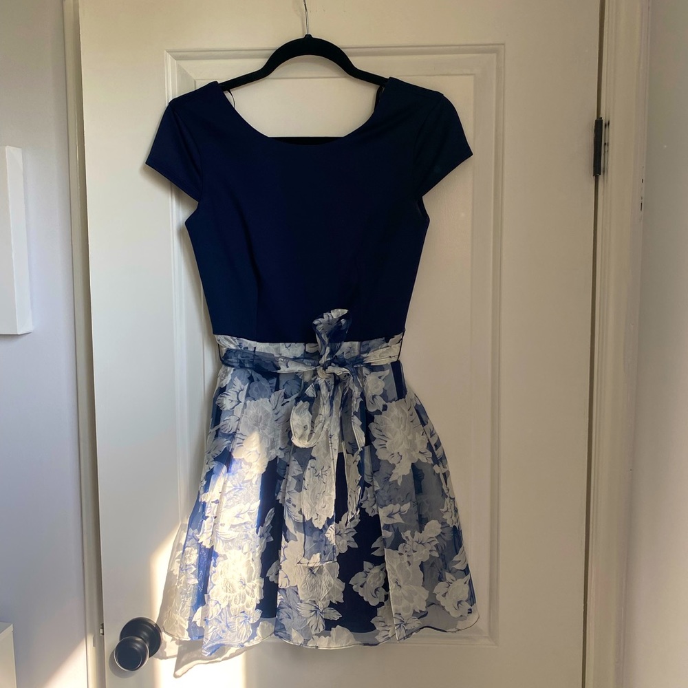 Size 3/4 blue & white floral B Darlin dress
